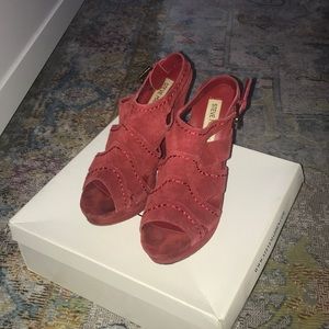 Steve Madden Red Suede sandal heel